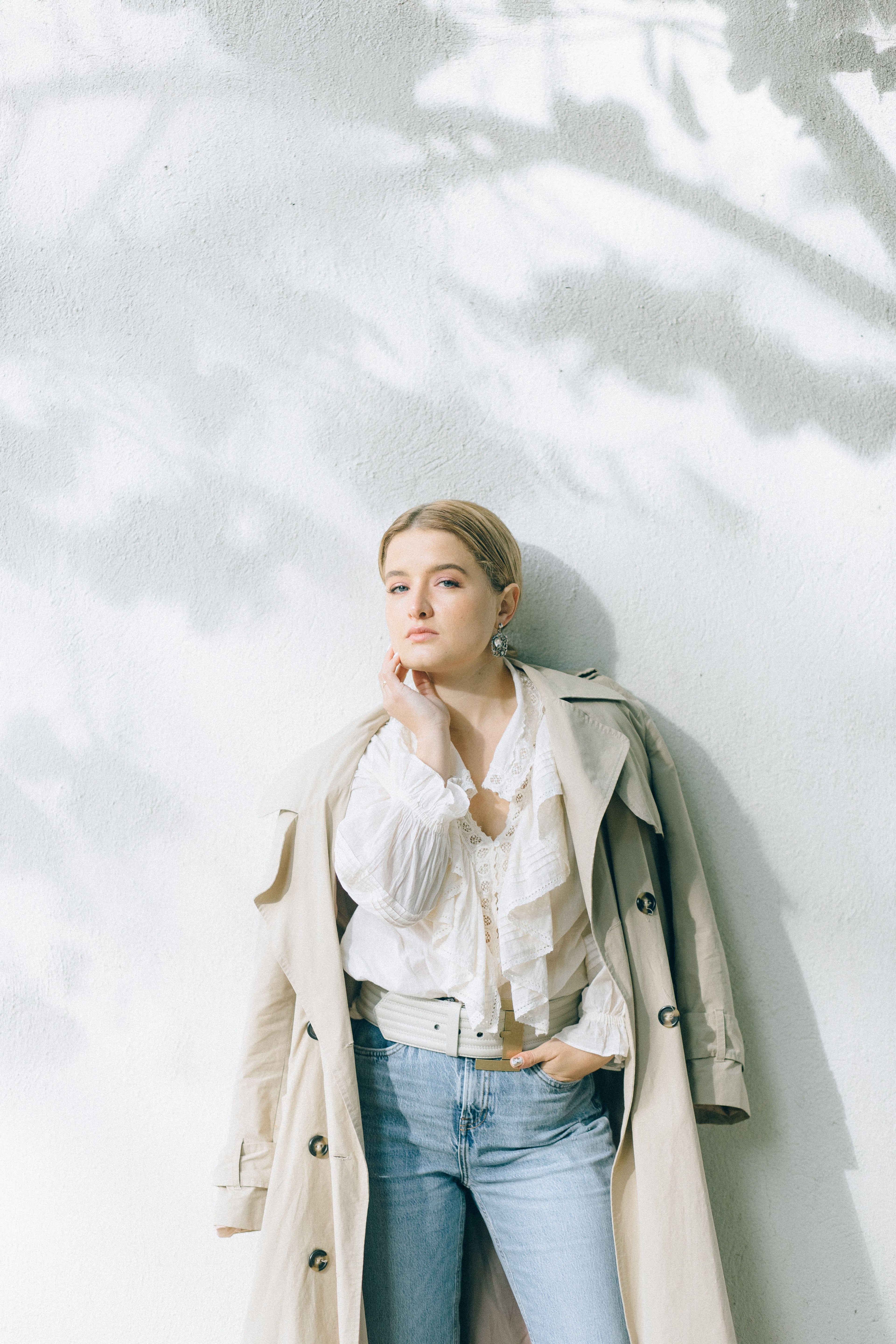 Trench Élégance beige, estilo francés
