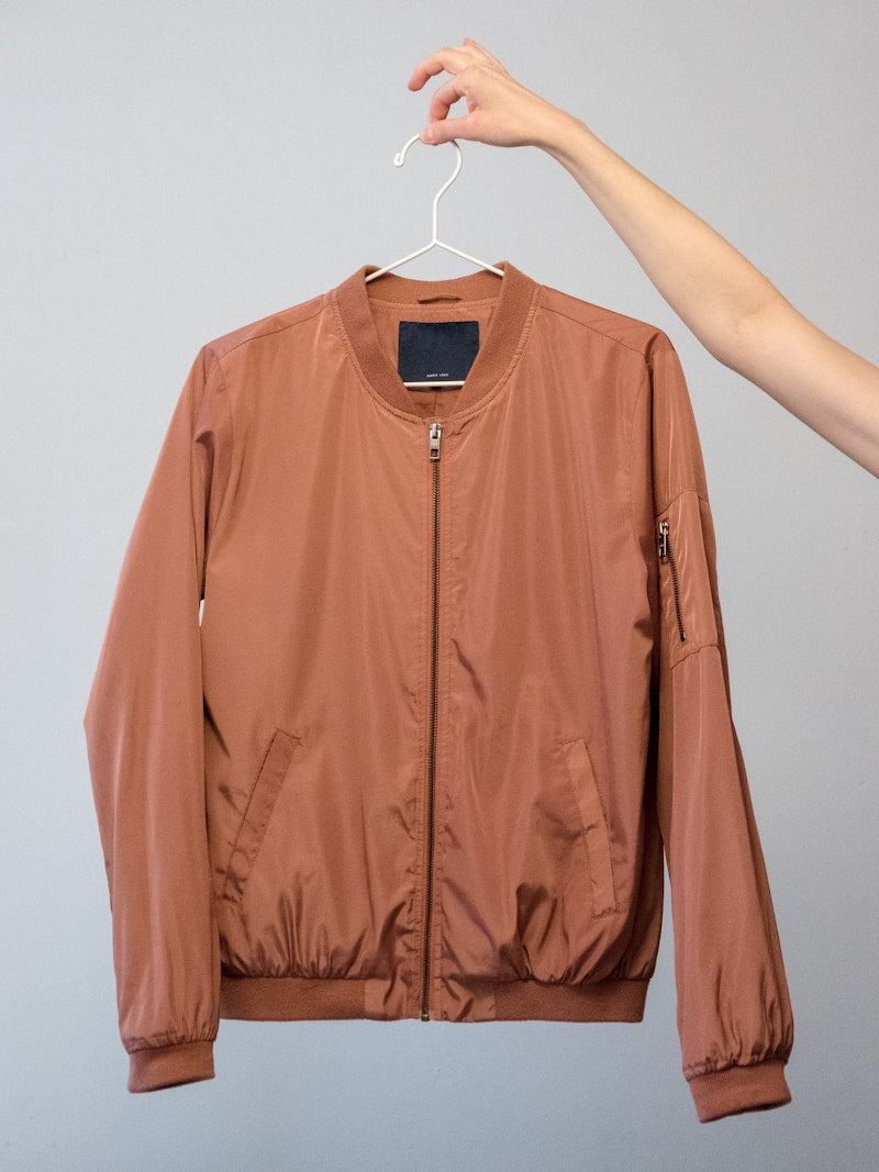 Gabardina con Cuello Perkins — Trench de Color Sólido
